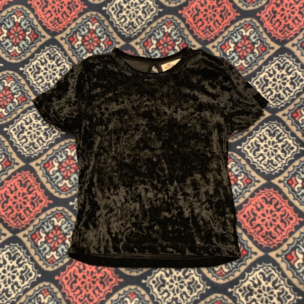 Hollister Co. velvet short sleeve crop top